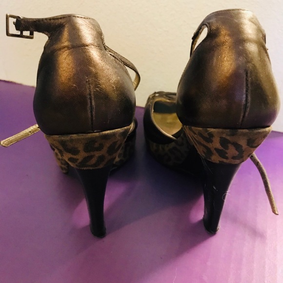 Heels - Picture 3 of 3